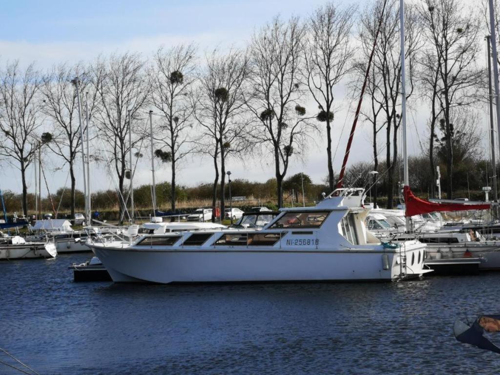 Exceptionnel Bateau Maison Reine Mathilde Ouistreham Exterior photo